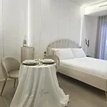 Moon Greeting - Design Dream's Maison d'hôtes 3*