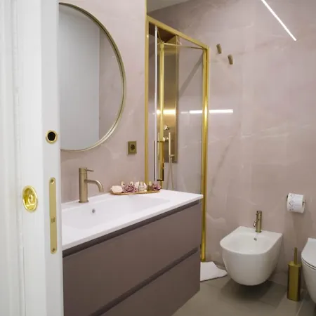 Moon Greeting - Design Dream's Guest house *
