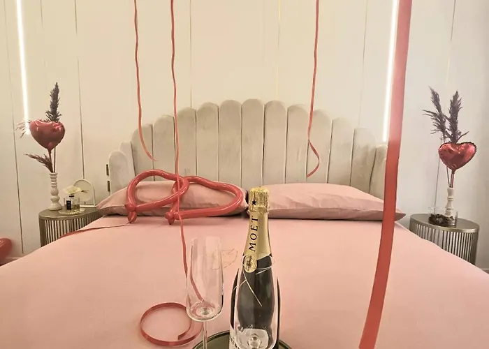 Moon Greeting - Design Dream's Guest house