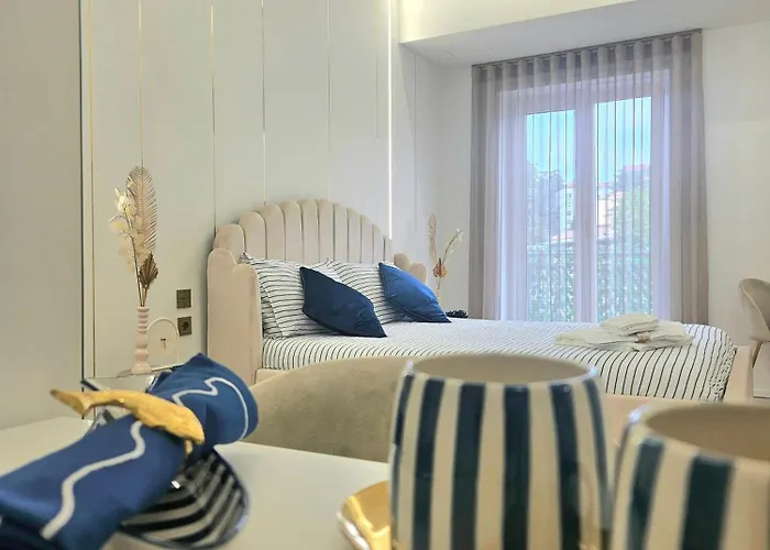 Konukevi Moon Greeting - Design Dream's 3*